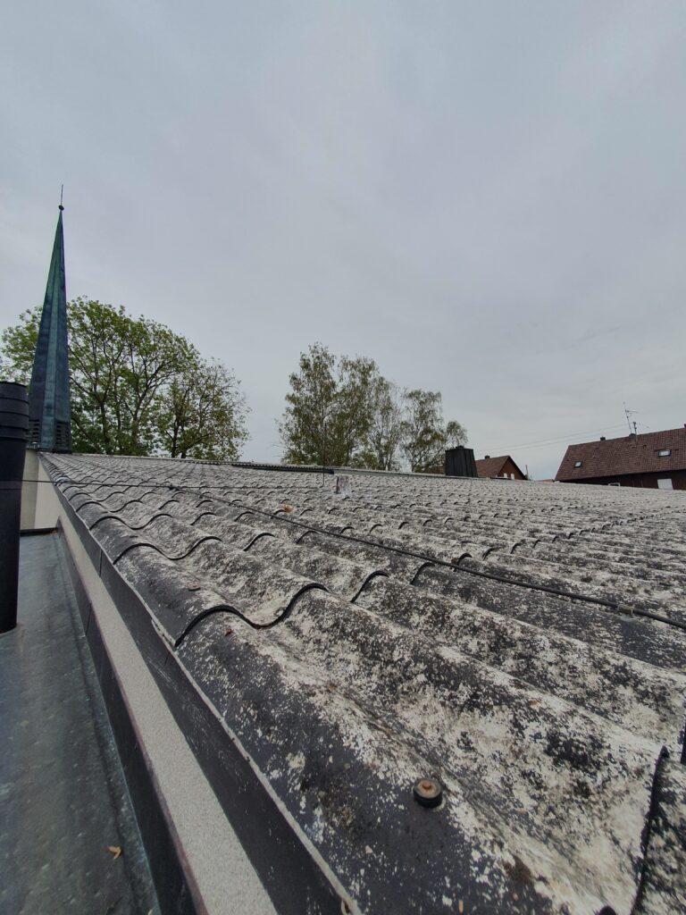 Altes Aspest Dach